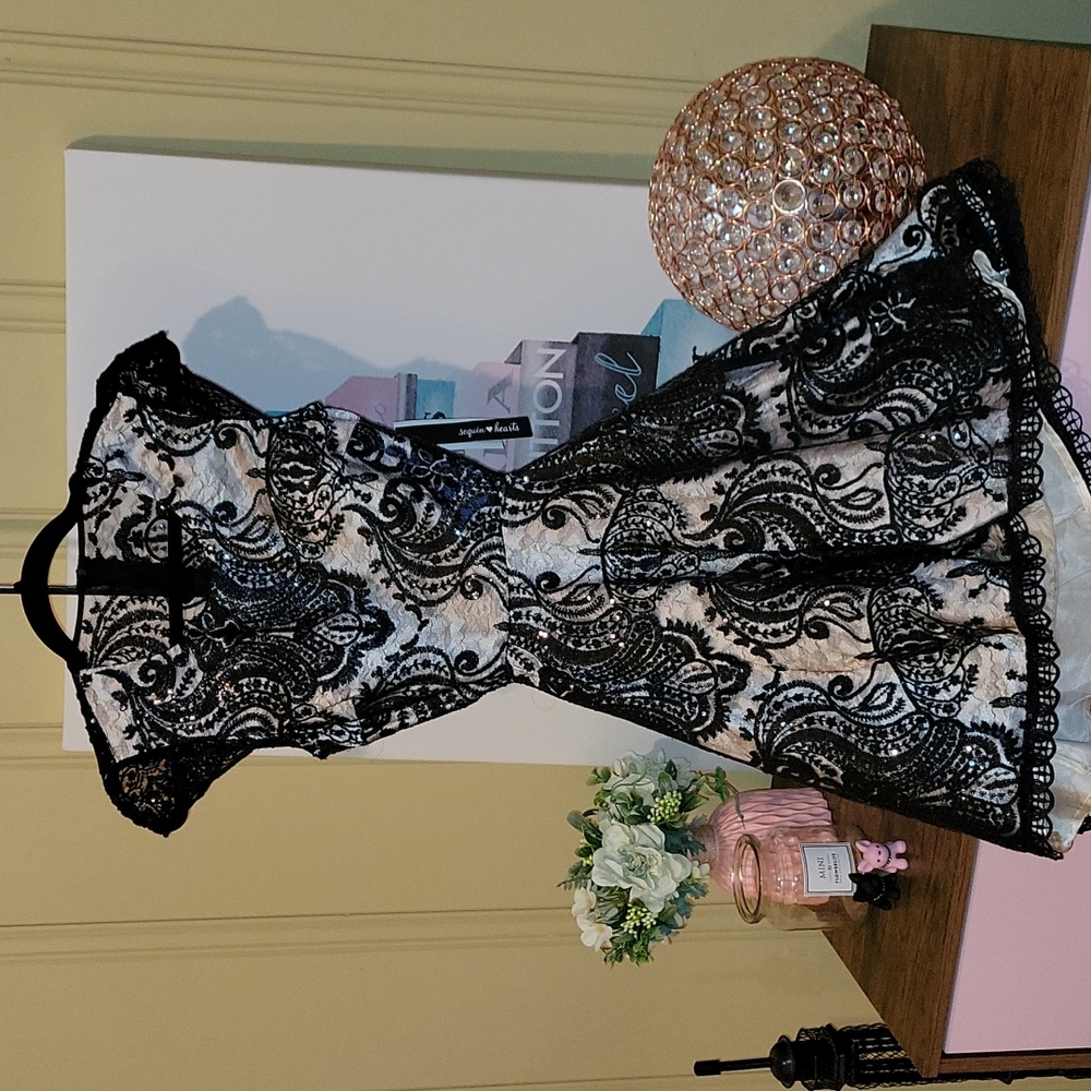 Juniors Sequined Prom/cocktail dress
